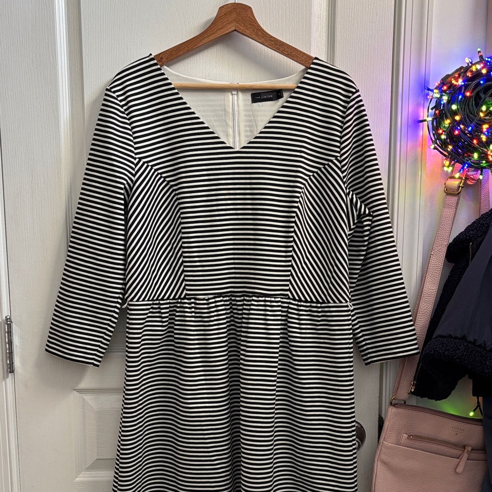 The limited Monochrome Long Sleeve Dress